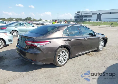 2018 Toyota Camry Xle z USA, uszkodzony, nr VIN 4T1B11HK2JU523754